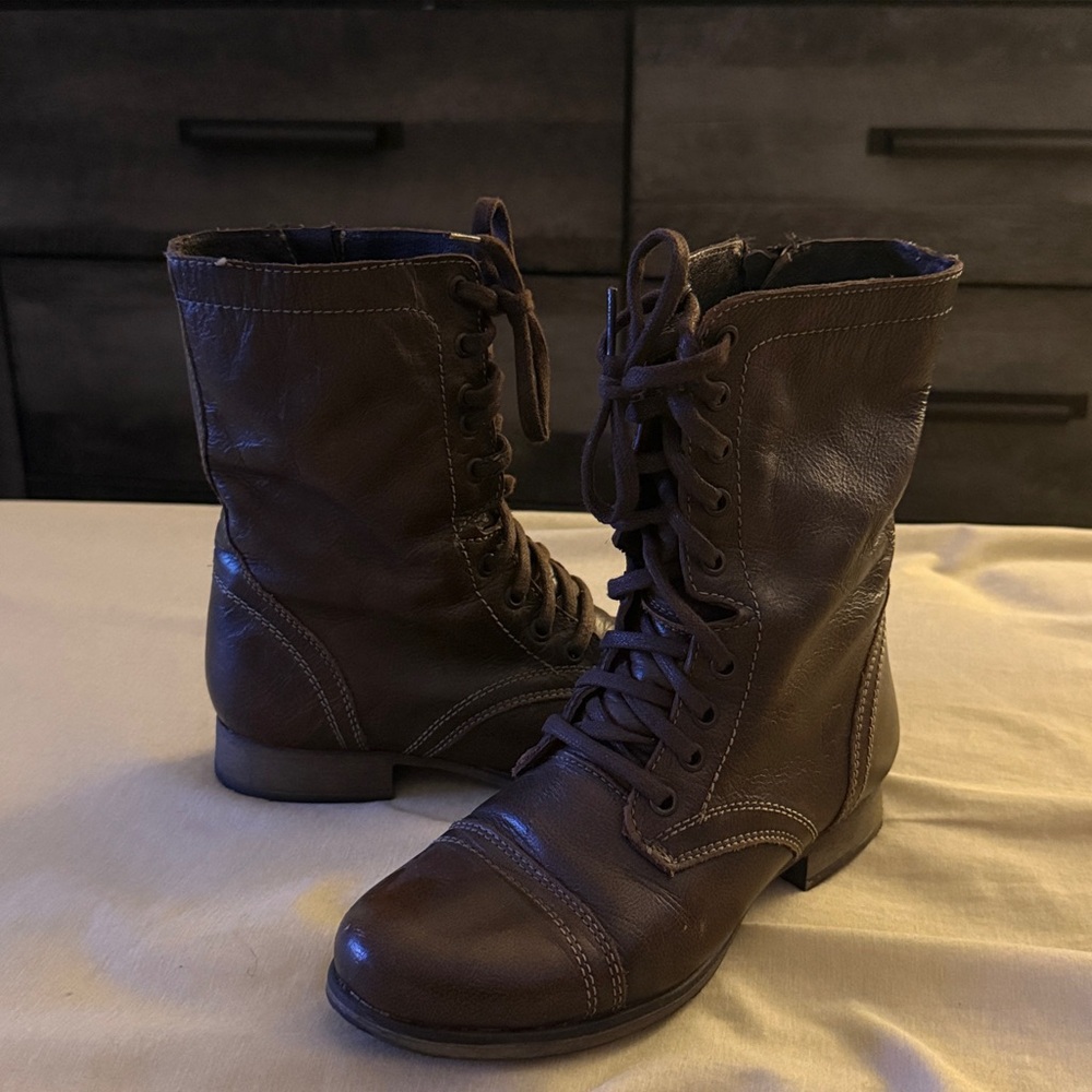 Brown Leather Lace-Up Boots